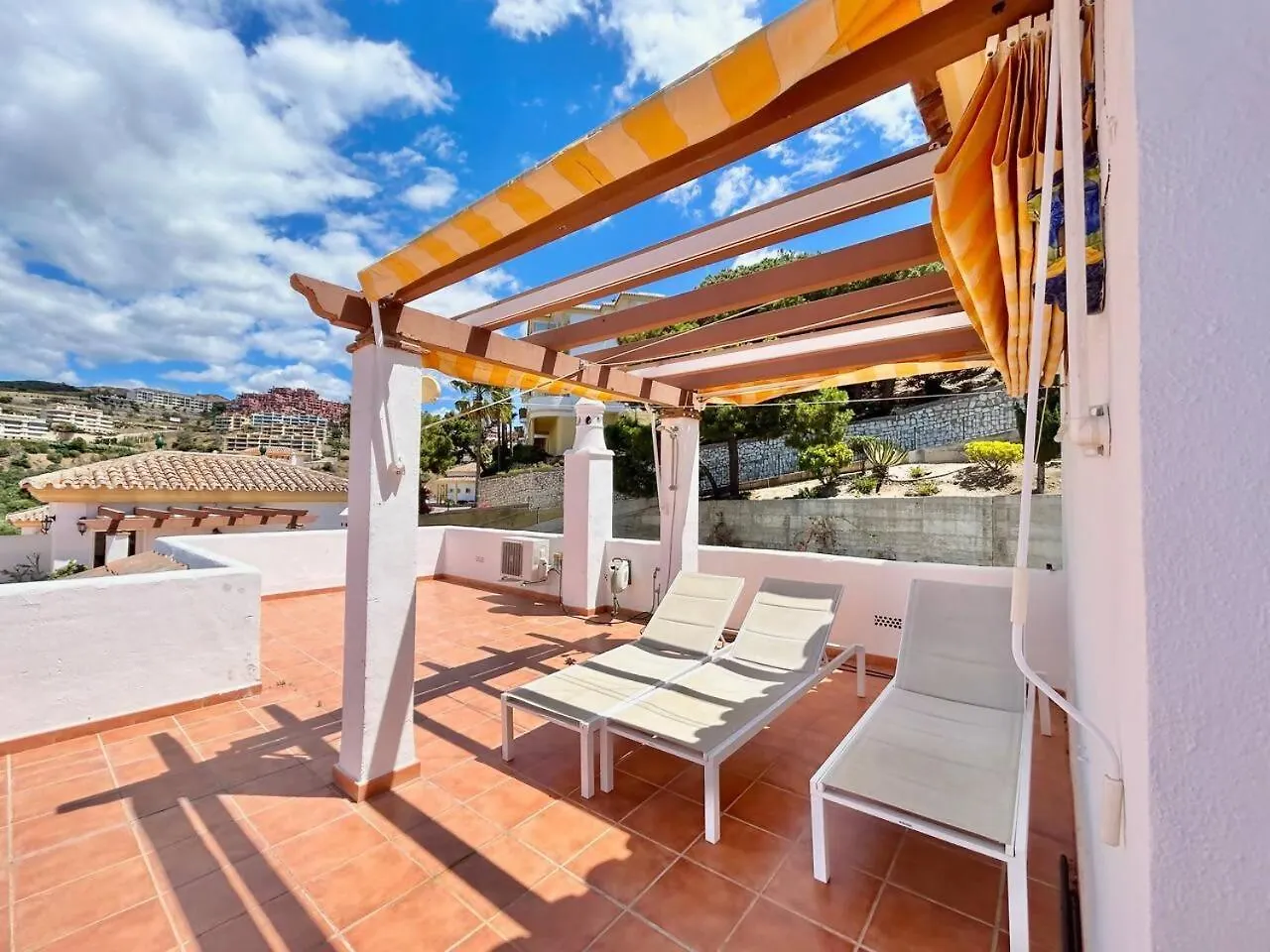 Vistas Al Mar Con Jacuzzi En Calahonda Parking Lägenhet Sitio de Calahonda
